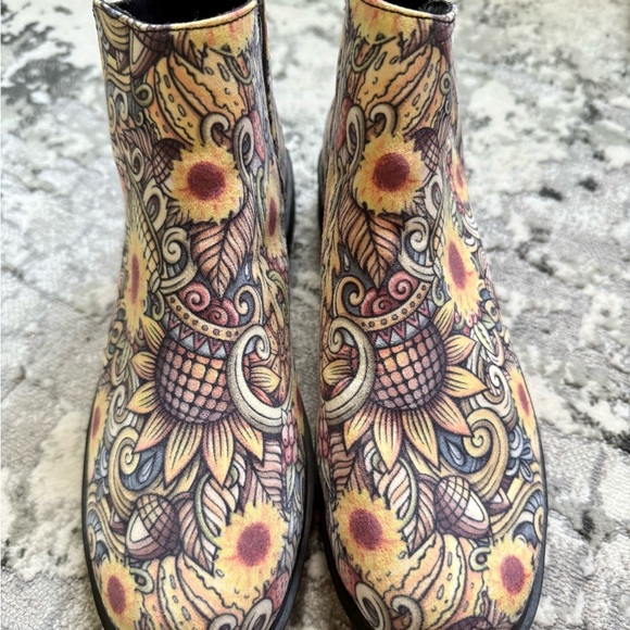 Yes We Vibe Shoes - Sunflower Hippie